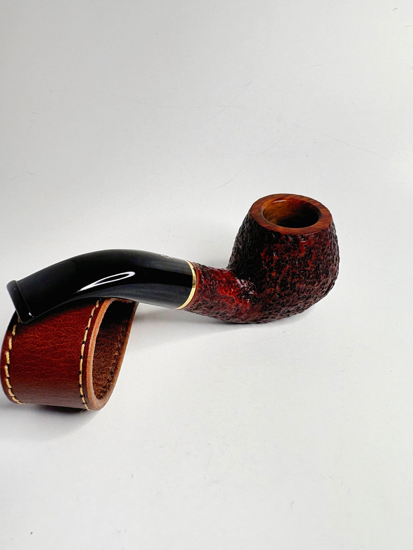 Savinelli Short Rusticated Italian Estate Pipe