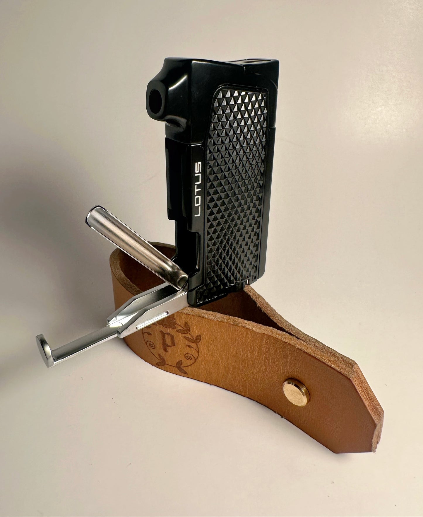Lotus Condor Pipe Lighter - Black Matte