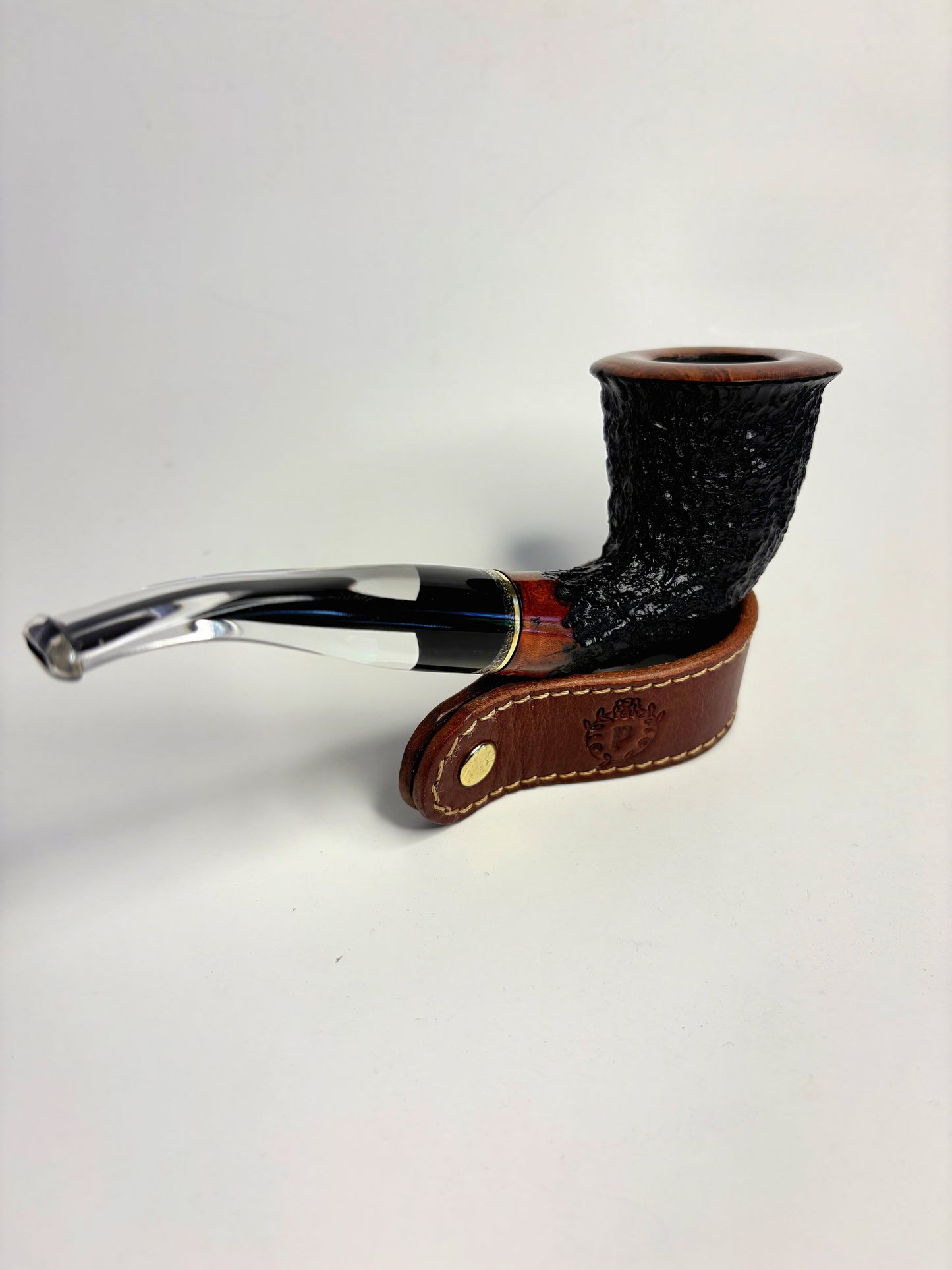 Molina Rusticated Bent Volcano Italian Estate Pipe