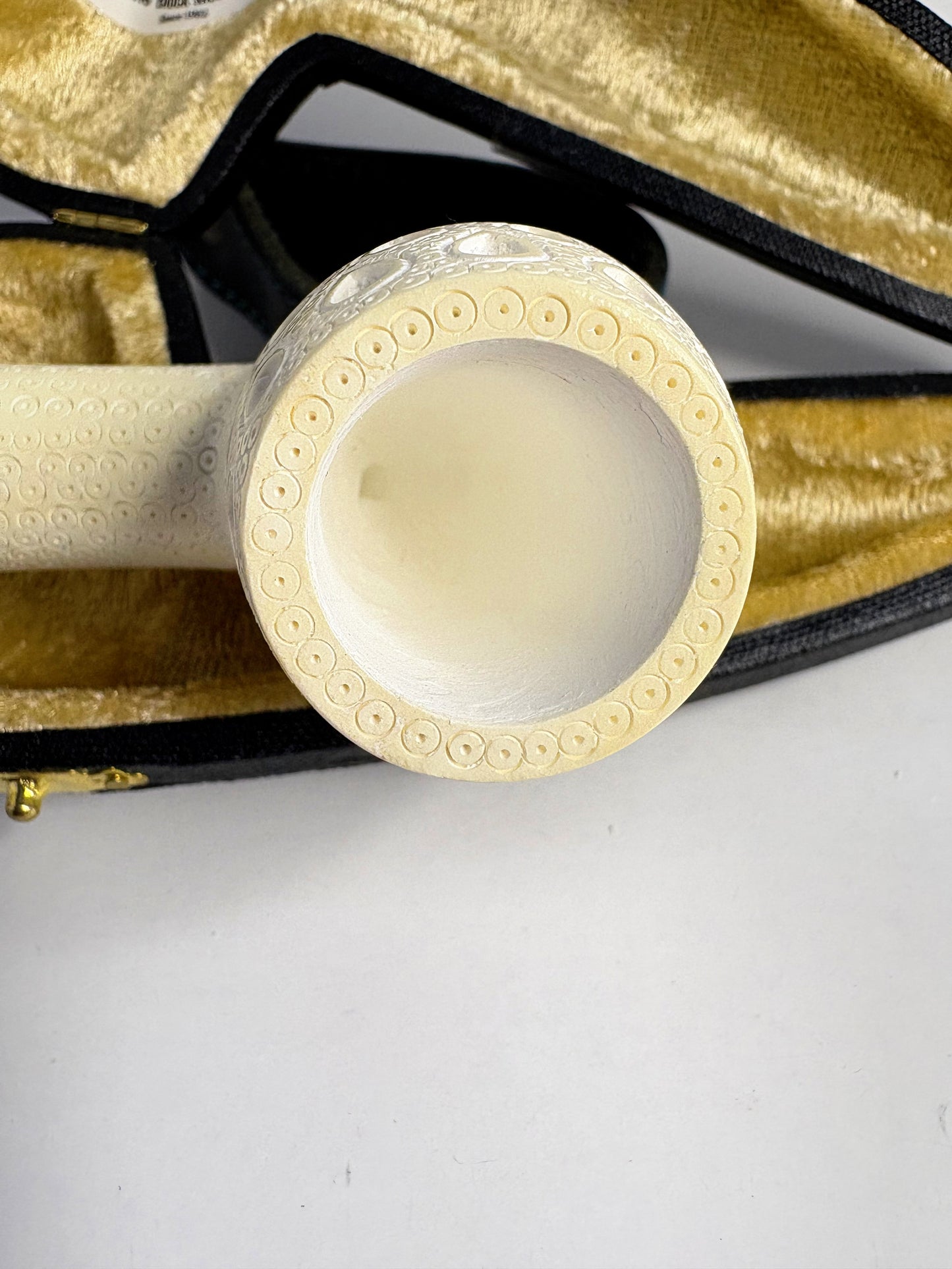 Ahmet Govem Nosewarmer Carved Lattice Meerschaum Pipe