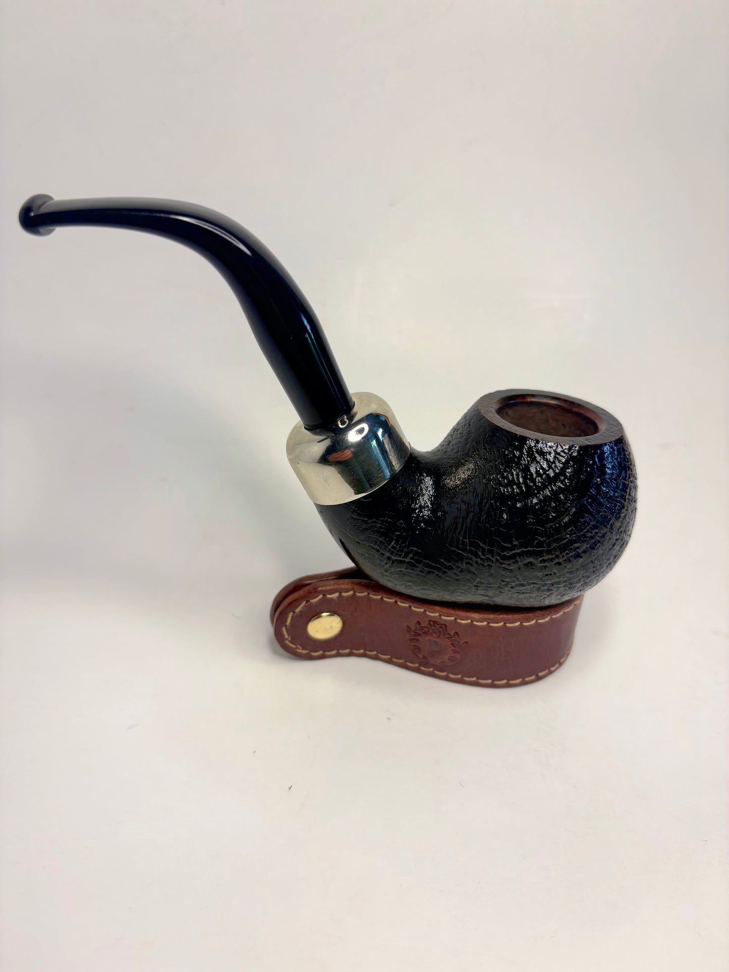 Peterson XL02 Rusticated Army Mount Black Irish Estate Pipe