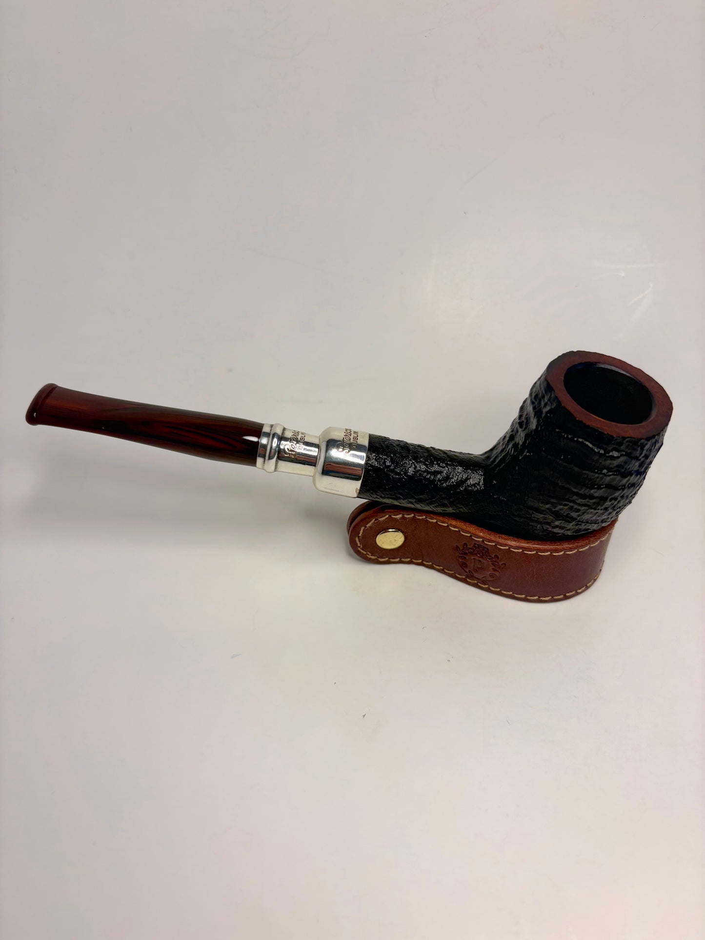 Peterson Newgrange no.106 Army Mount Irish Estate Pipe