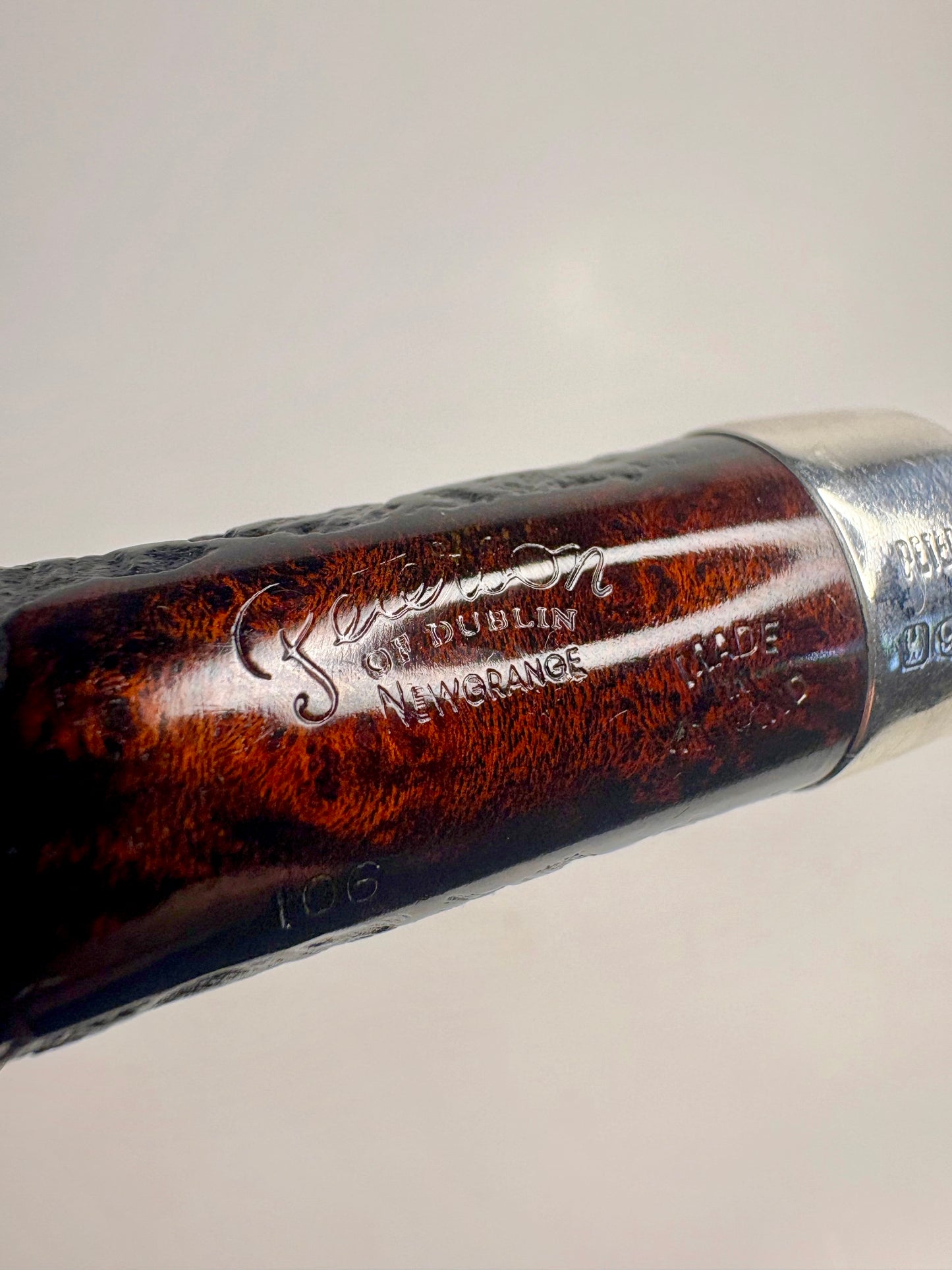 Peterson Newgrange no.106 Army Mount Irish Estate Pipe