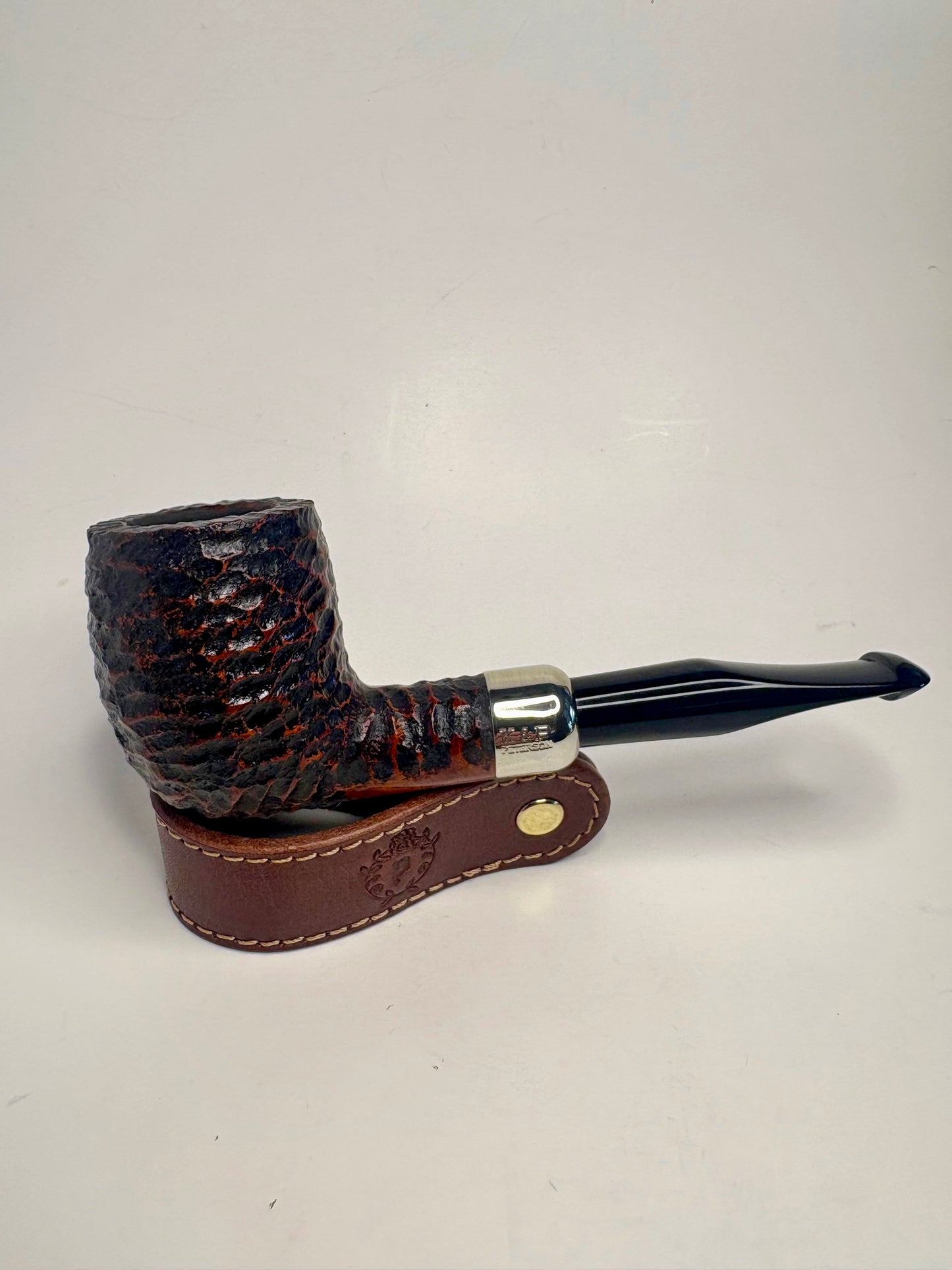 Peterson Army 106 Rusticated Irish Estate Pipe