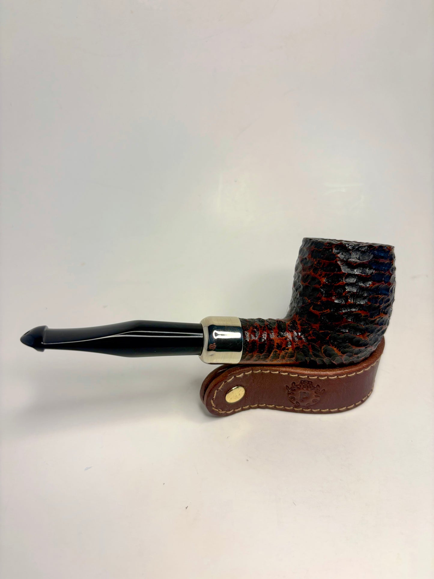 Peterson Army 106 Rusticated Irish Estate Pipe
